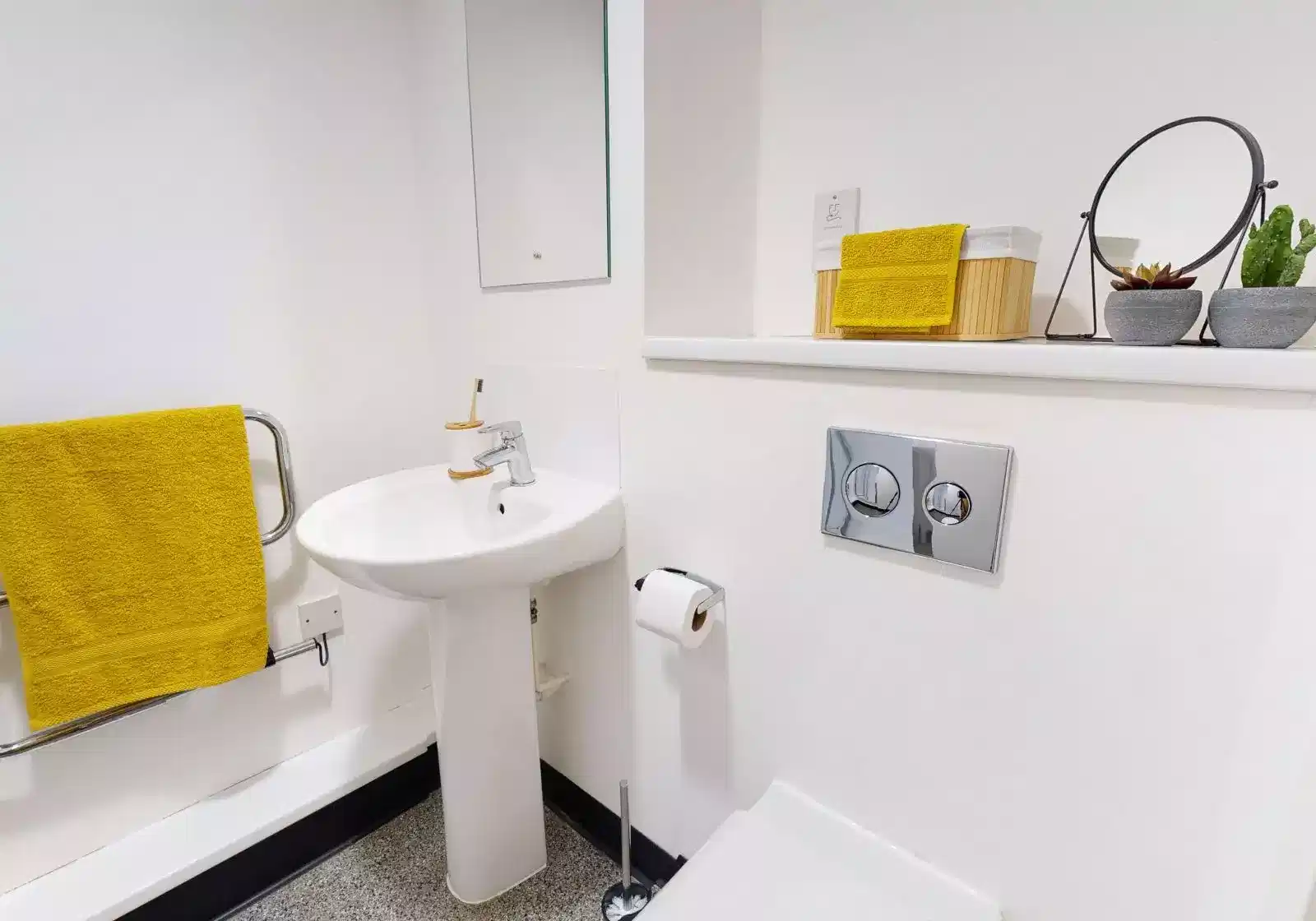 Amenities?w=400&h=260&fit=crop&q=40&auto=format&trim=auto