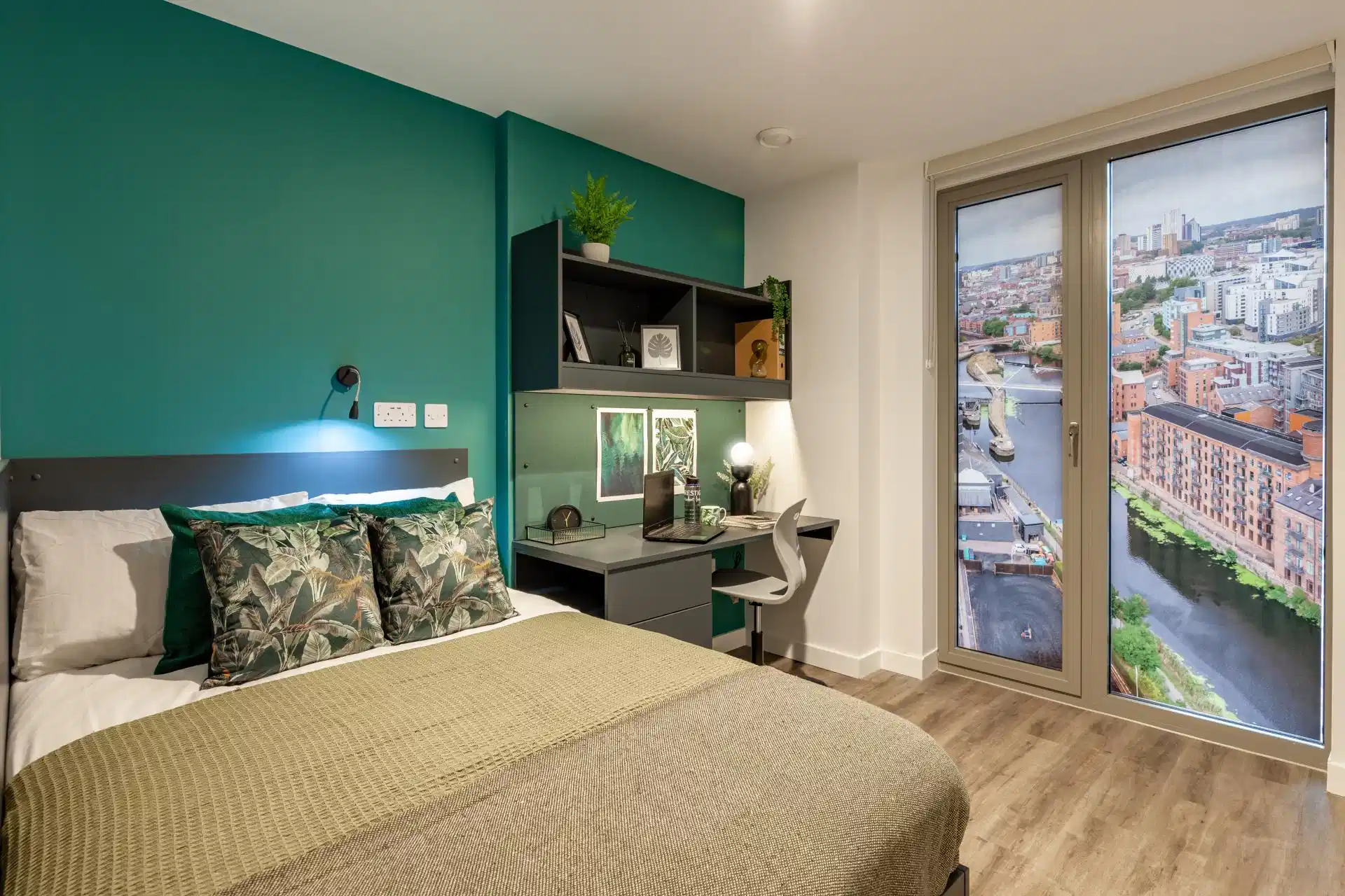 Common Area?w=400&h=260&fit=crop&q=40&auto=format&trim=auto