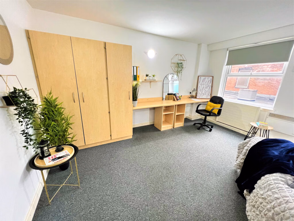Common Area?w=400&h=260&fit=crop&q=40&auto=format&trim=auto
