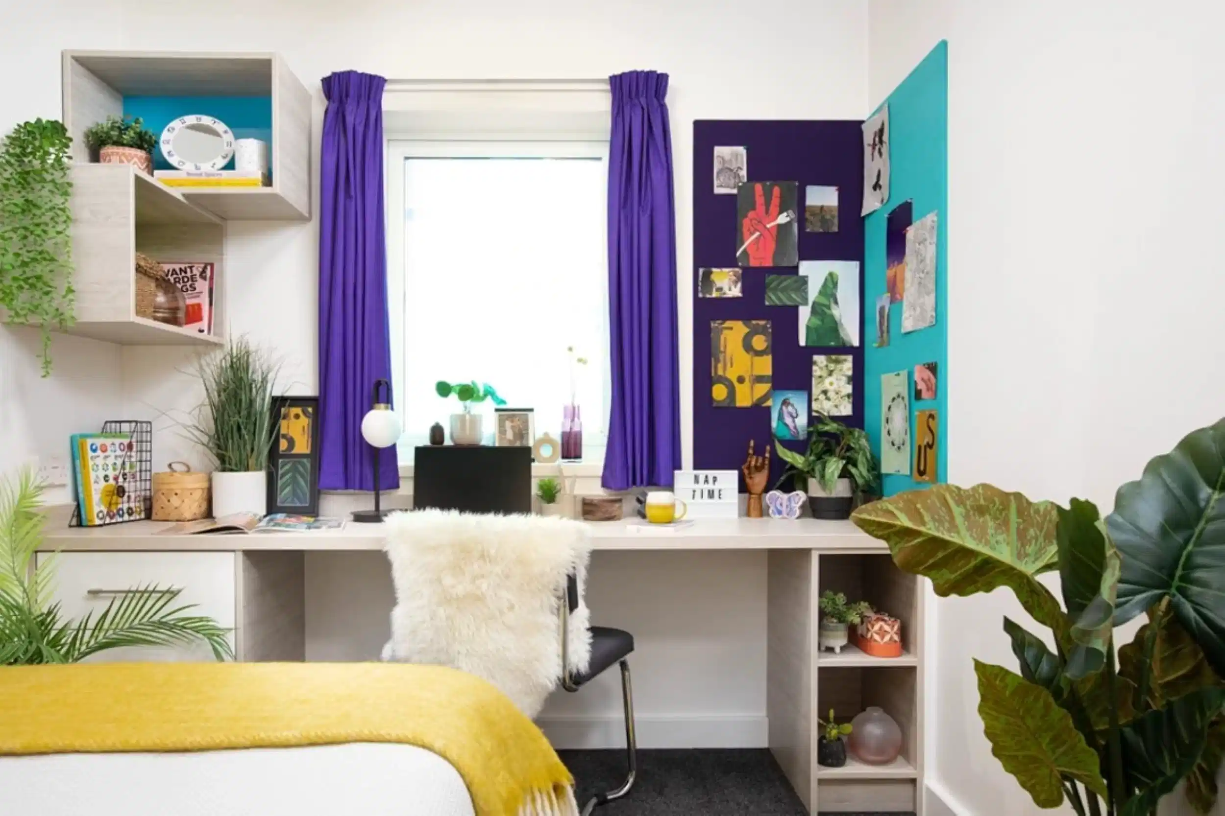 Common Area?w=400&h=260&fit=crop&q=40&auto=format&trim=auto