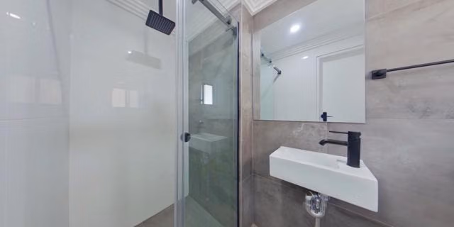 Kitchen?w=400&h=260&fit=crop&q=40&auto=format&trim=auto
