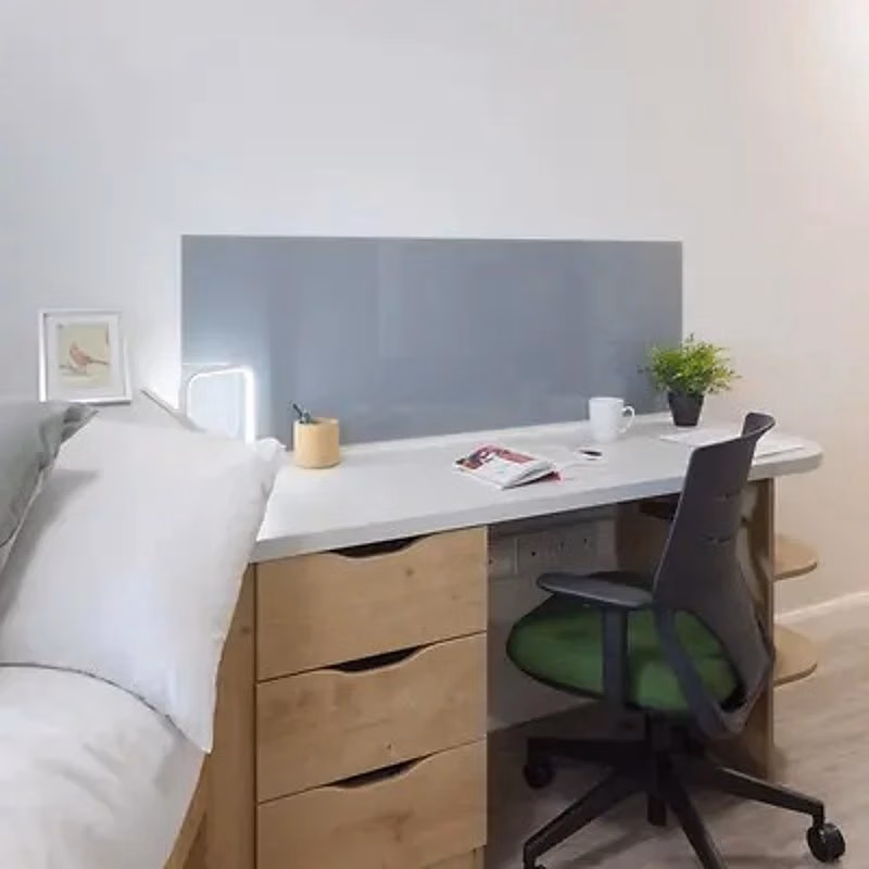 Exterior?w=400&h=260&fit=crop&q=40&auto=format&trim=auto