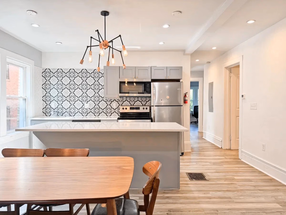 Kitchen?w=400&h=260&fit=crop&q=40&auto=format&trim=auto