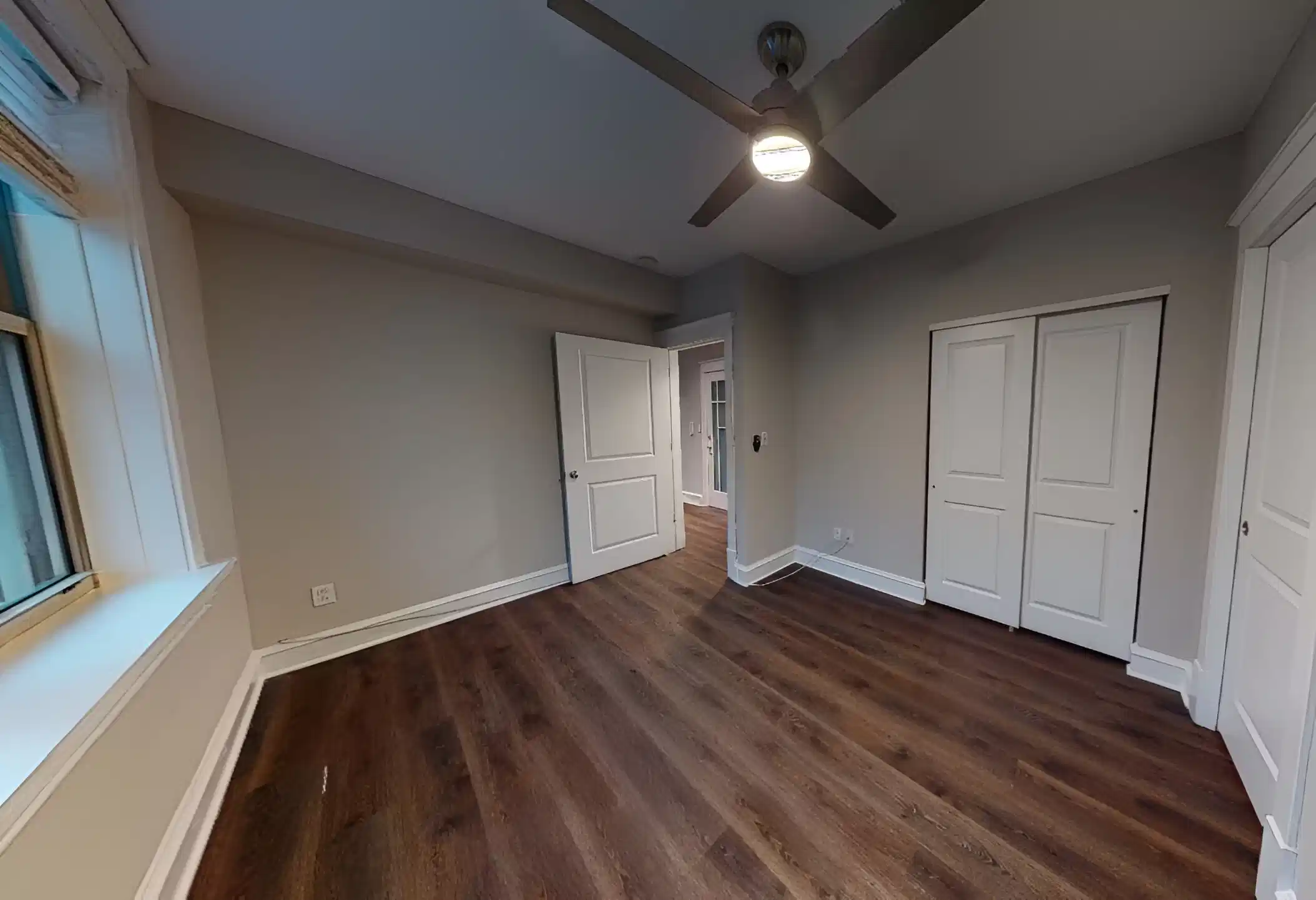 Exterior?w=400&h=260&fit=crop&q=40&auto=format&trim=auto