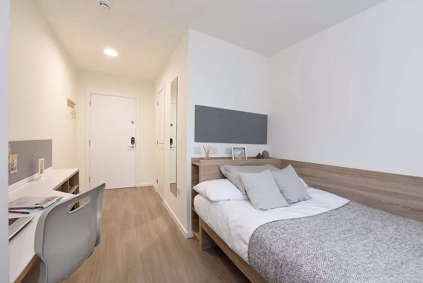 Amenities?w=400&h=260&fit=crop&q=40&auto=format&trim=auto