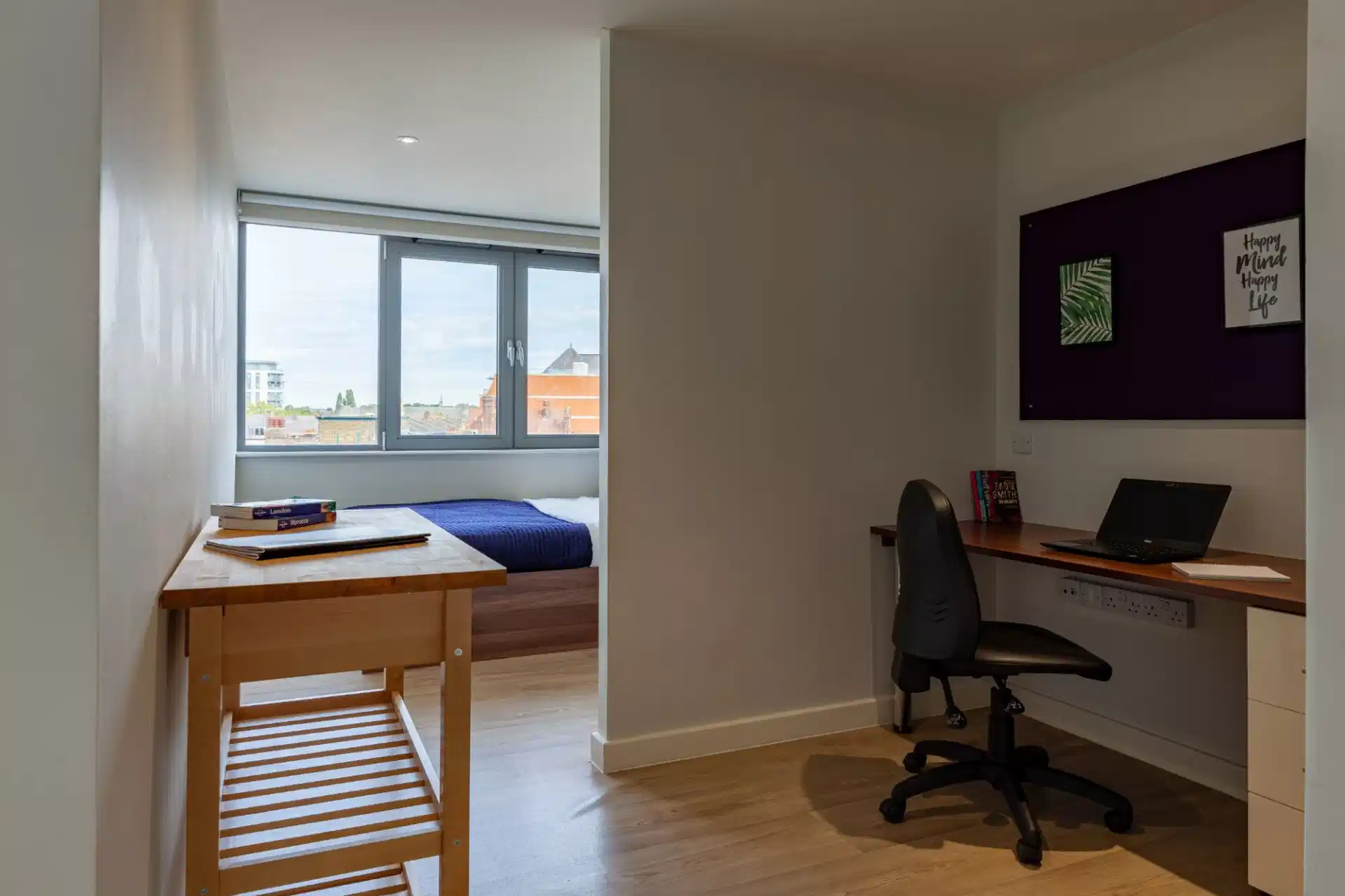 Exterior?w=400&h=260&fit=crop&q=40&auto=format&trim=auto