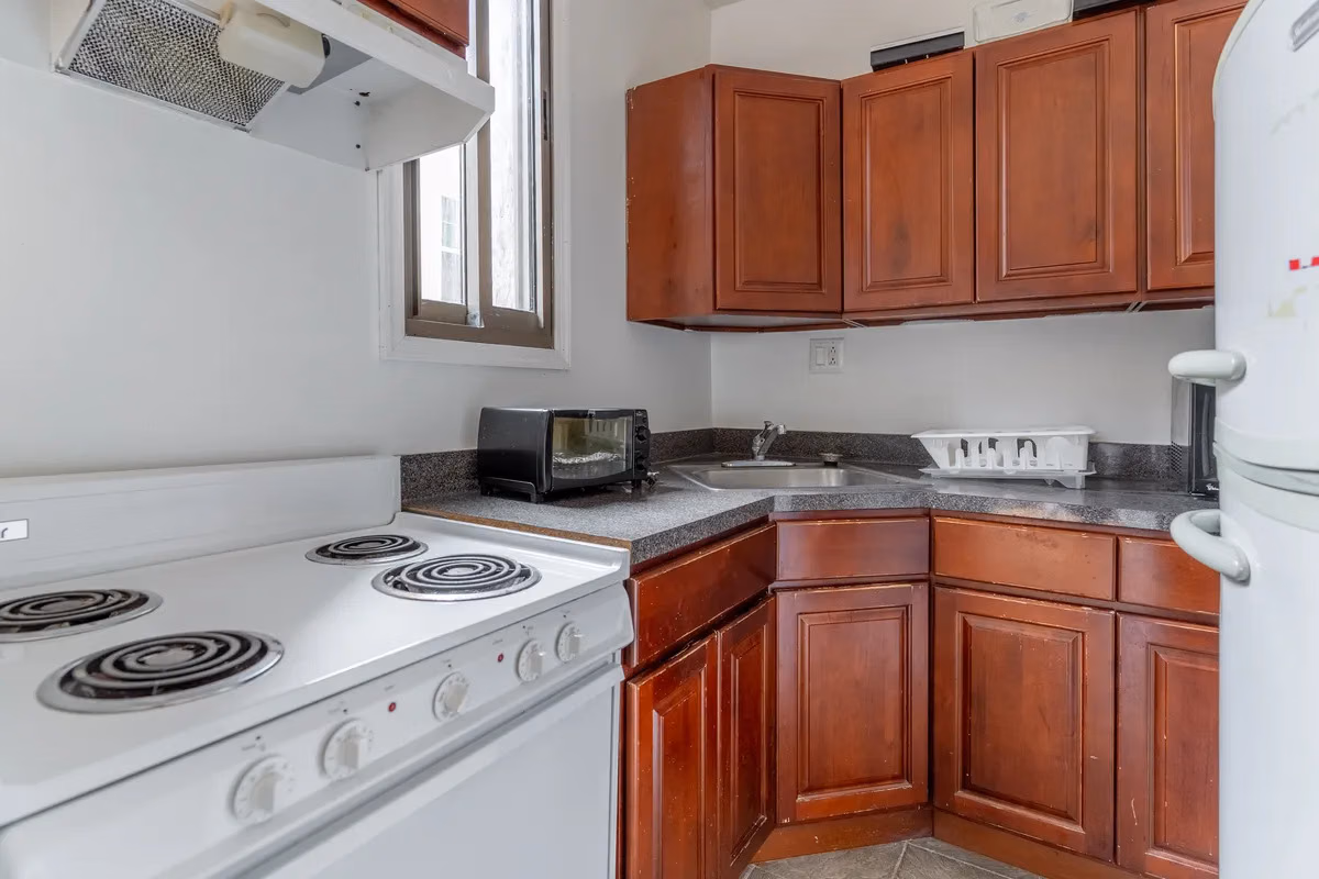 2 Bed 1 Bath - Room?w=400&h=260&fit=crop&q=40&auto=format&trim=auto