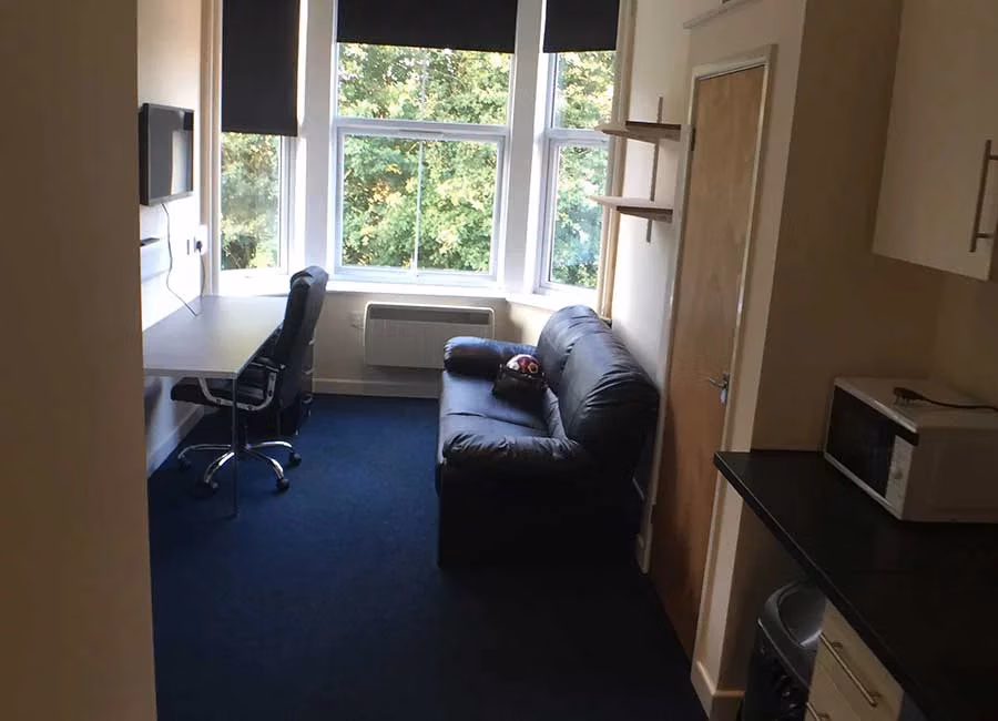 Amenities?w=400&h=260&fit=crop&q=40&auto=format&trim=auto