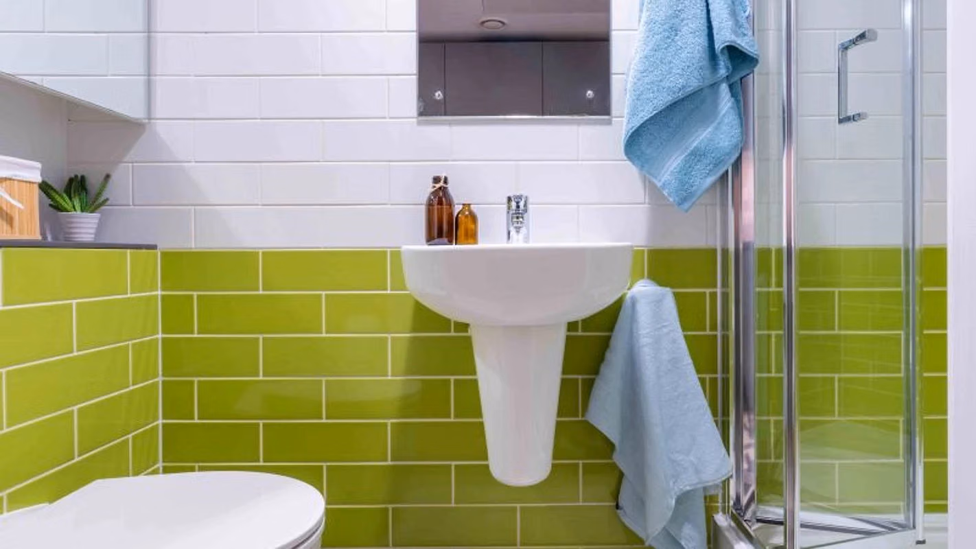 Amenities?w=400&h=260&fit=crop&q=40&auto=format&trim=auto