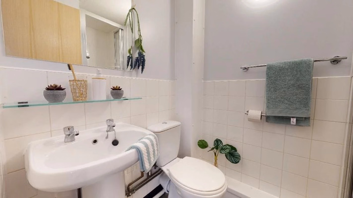 Amenities?w=400&h=260&fit=crop&q=40&auto=format&trim=auto