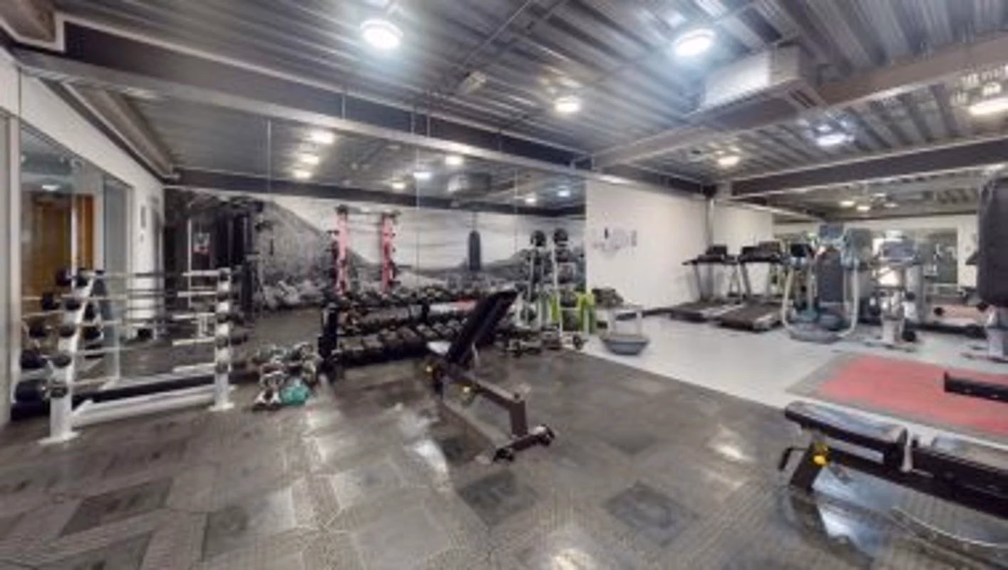 iQ East Court, London - London, England, United Kingdom - Amenities