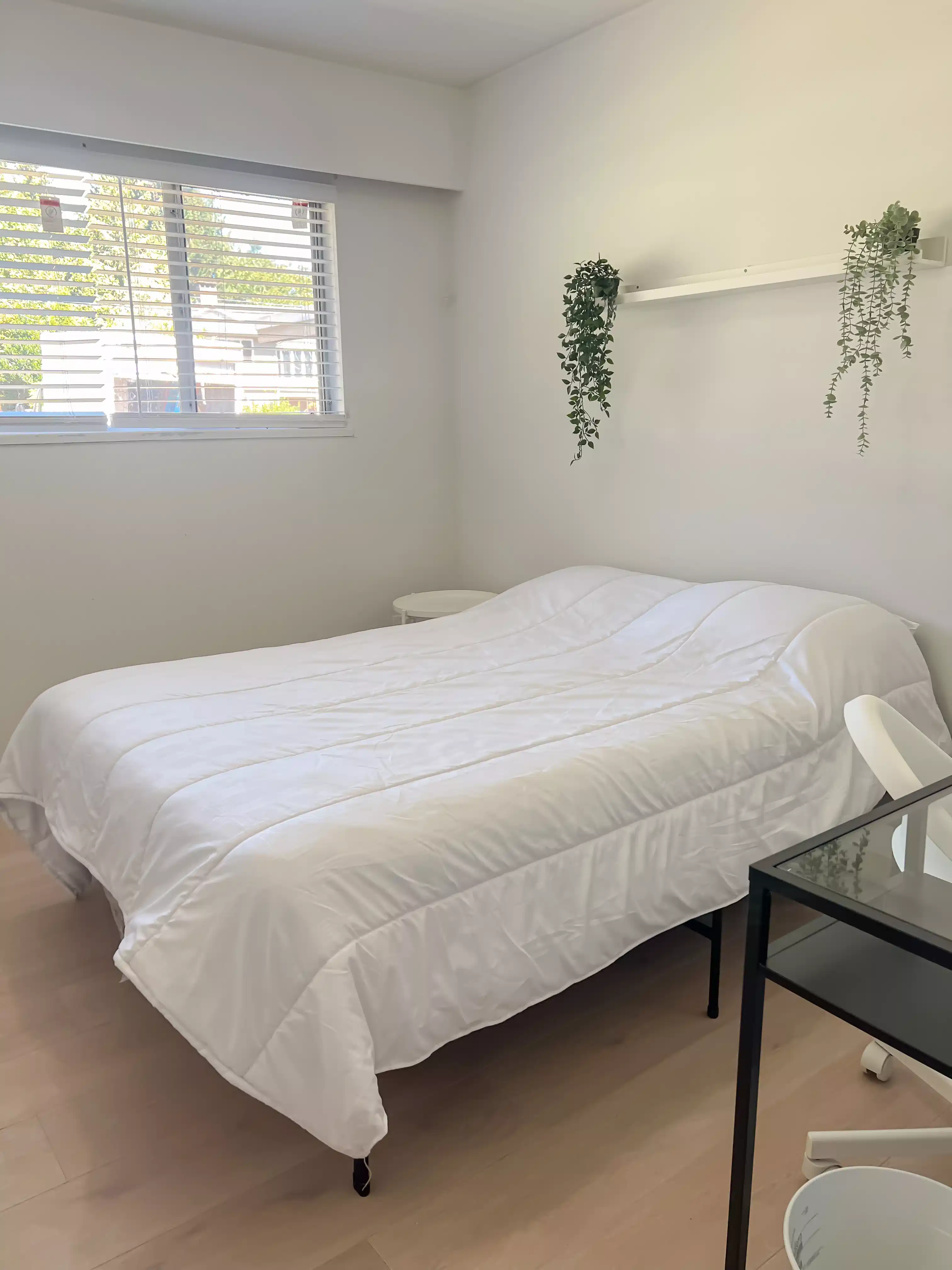 Common Area?w=400&h=260&fit=crop&q=40&auto=format&trim=auto