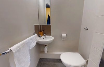 Amenities?w=400&h=260&fit=crop&q=40&auto=format&trim=auto
