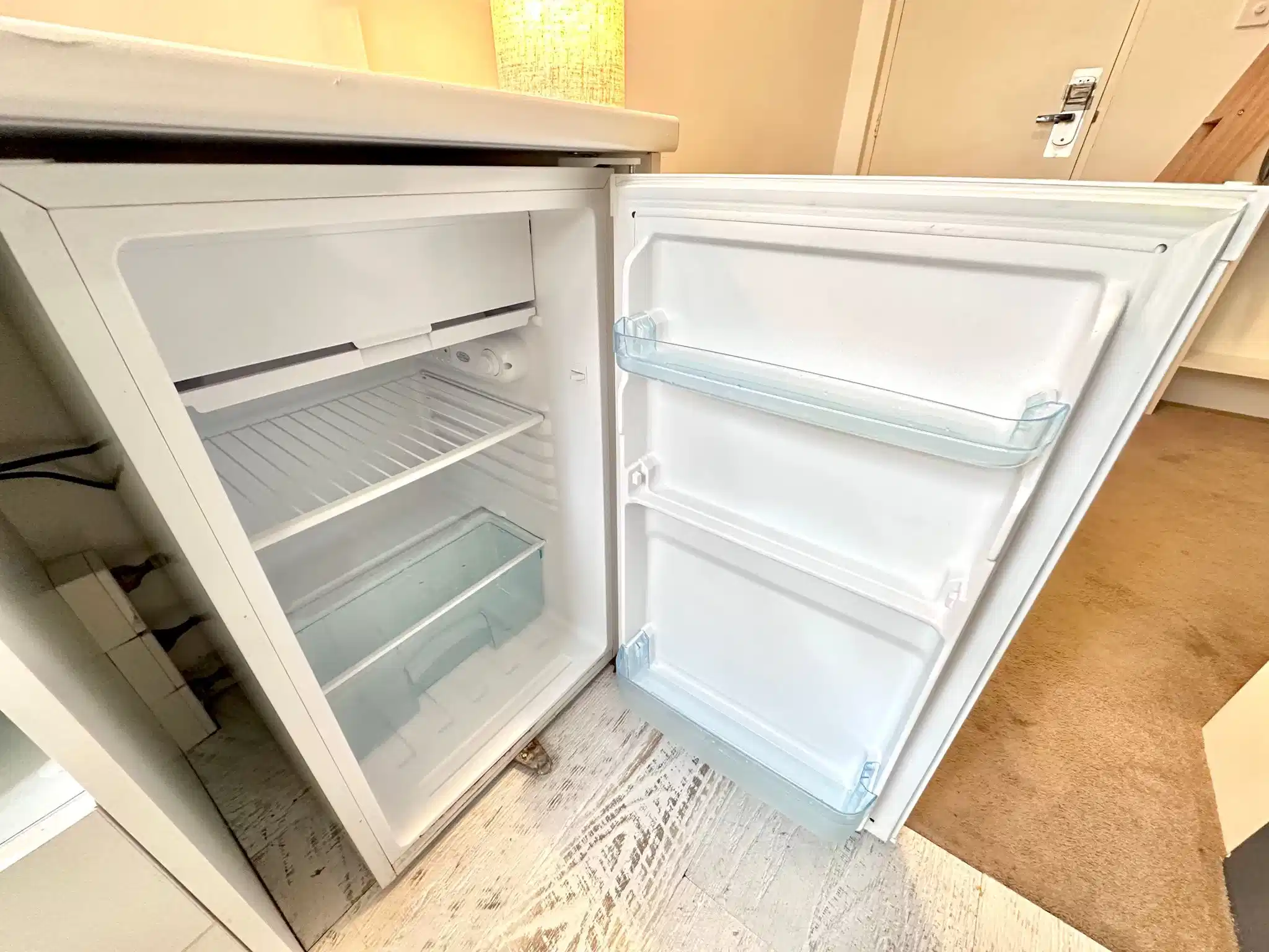 Twin/King Bed - Bedroom?w=400&h=260&fit=crop&q=40&auto=format&trim=auto