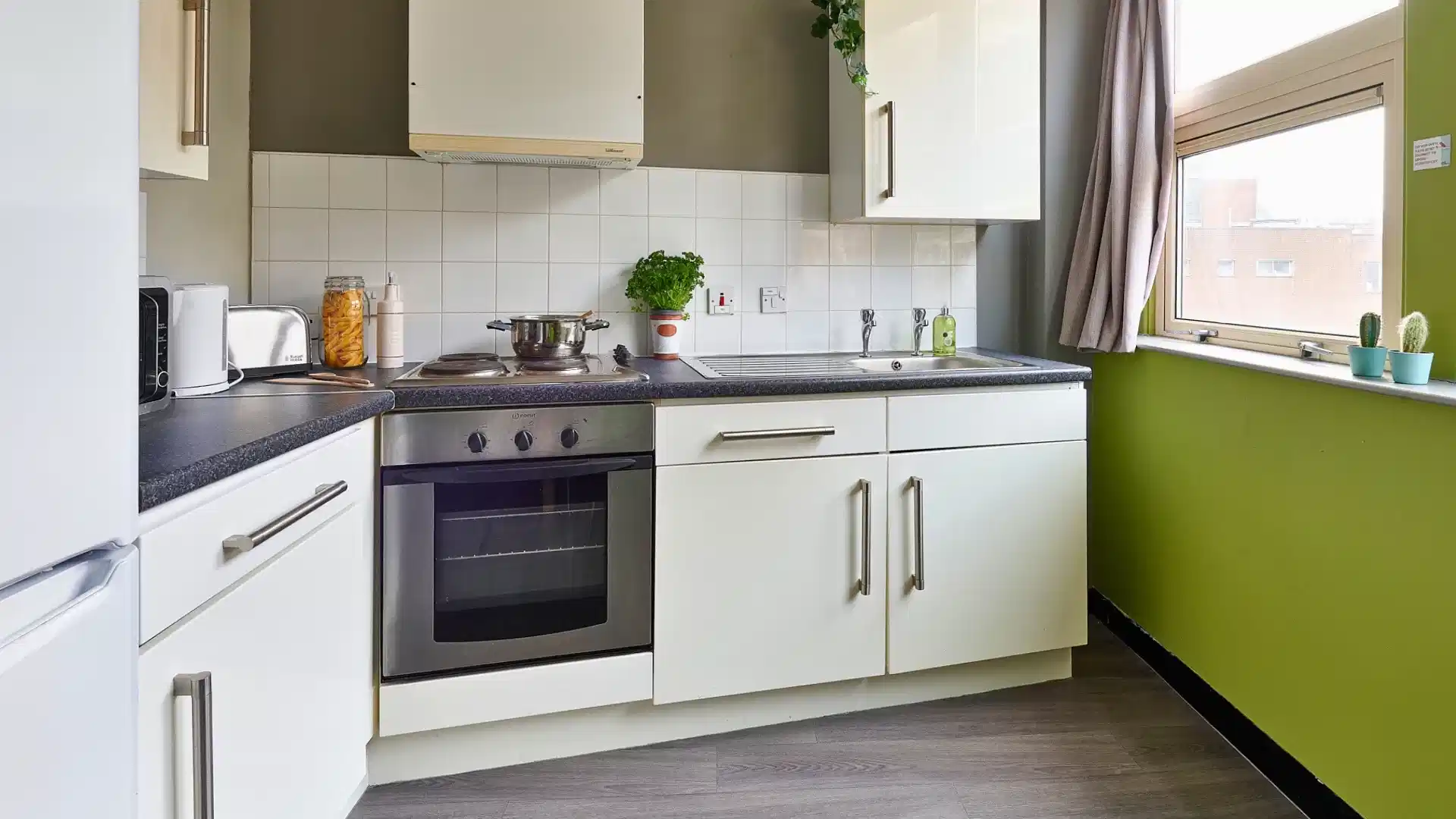 Classic En Suite - Bedroom?w=400&h=260&fit=crop&q=40&auto=format&trim=auto