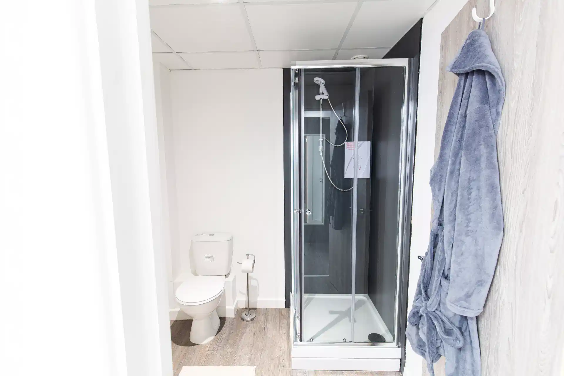 Kitchen?w=400&h=260&fit=crop&q=40&auto=format&trim=auto