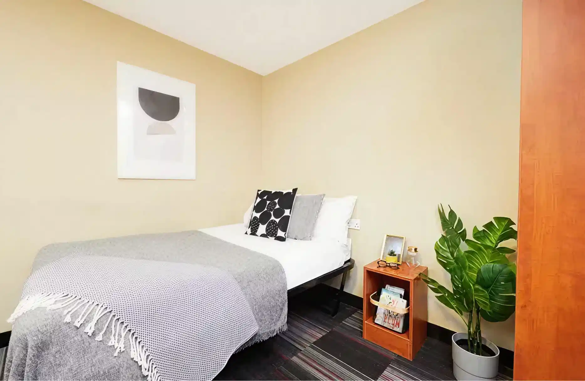 Double Studio - Bedroom?w=400&h=260&fit=crop&q=40&auto=format&trim=auto