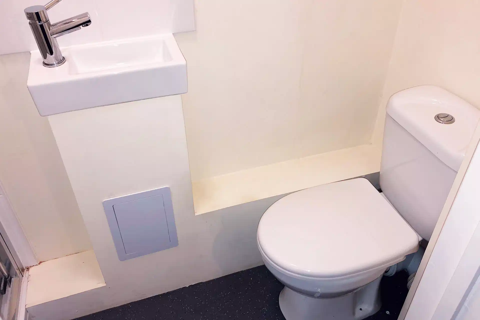 36 Paradise Street - Cambridge, England, United Kingdom - Bathroom