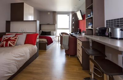 Amenities?w=400&h=260&fit=crop&q=40&auto=format&trim=auto