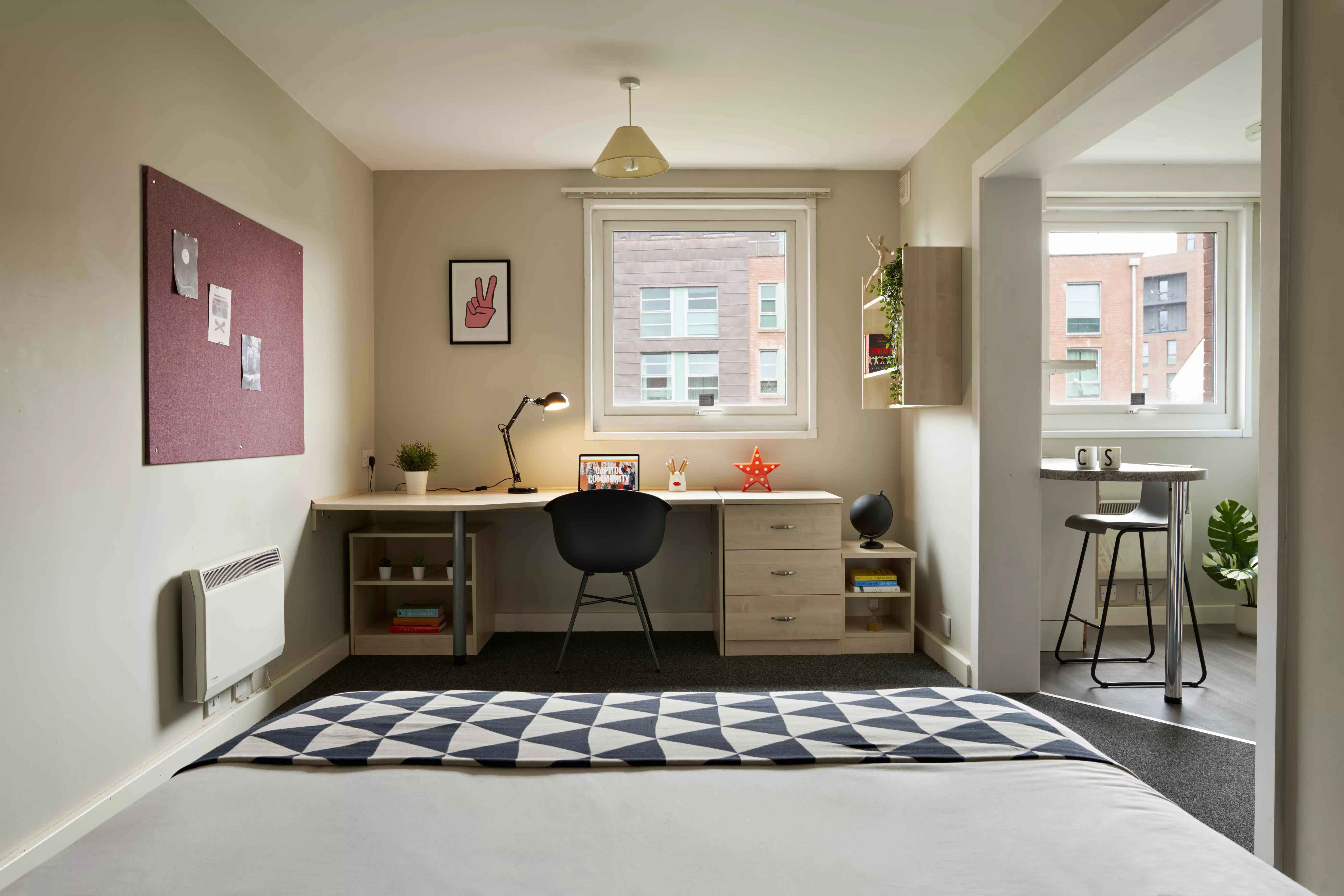 Amenities?w=400&h=260&fit=crop&q=40&auto=format&trim=auto