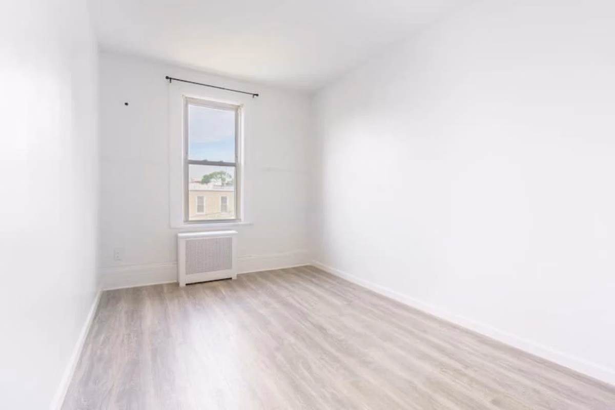 Floor Plan?w=400&h=260&fit=crop&q=40&auto=format&trim=auto