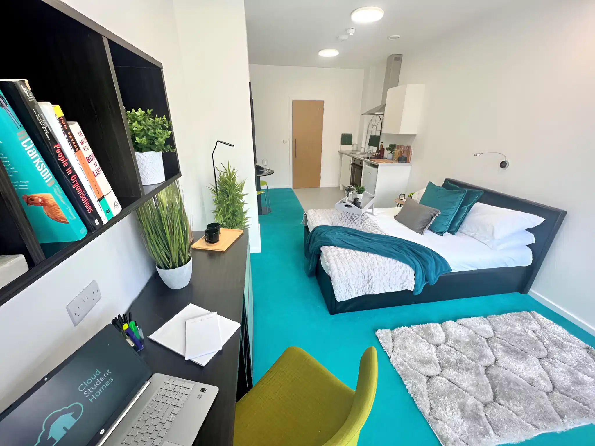 Exterior?w=400&h=260&fit=crop&q=40&auto=format&trim=auto