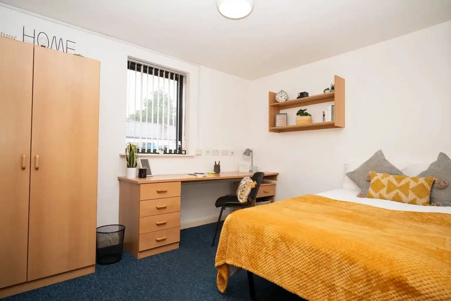 Amenities?w=400&h=260&fit=crop&q=40&auto=format&trim=auto