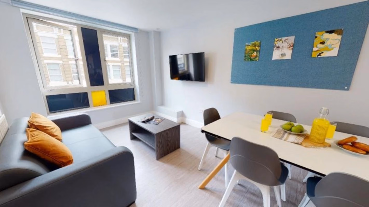 Amenities?w=400&h=260&fit=crop&q=40&auto=format&trim=auto