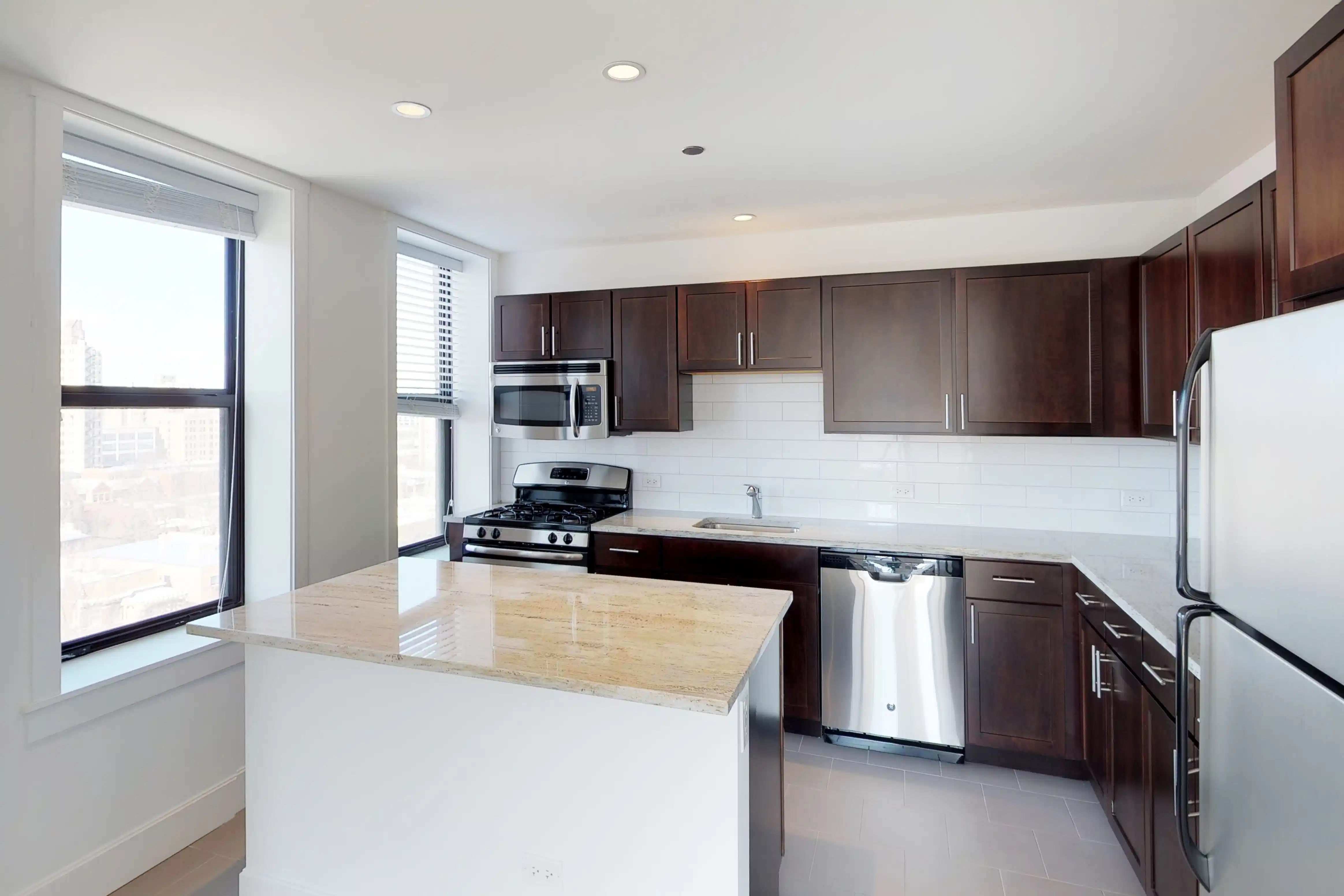 Amenities?w=400&h=260&fit=crop&q=40&auto=format&trim=auto