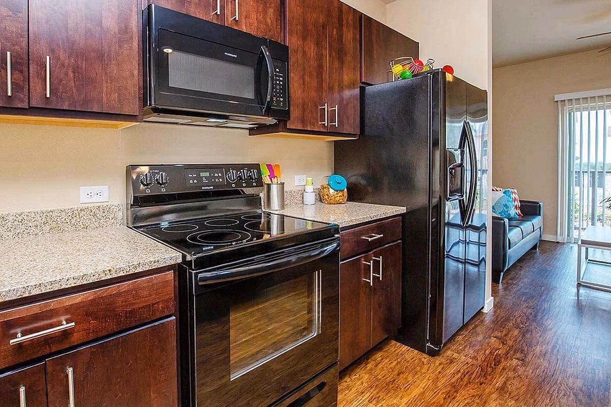 Amenities?w=400&h=260&fit=crop&q=40&auto=format&trim=auto