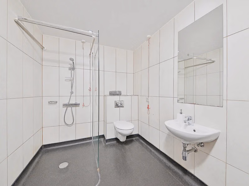 Common Area?w=400&h=260&fit=crop&q=40&auto=format&trim=auto