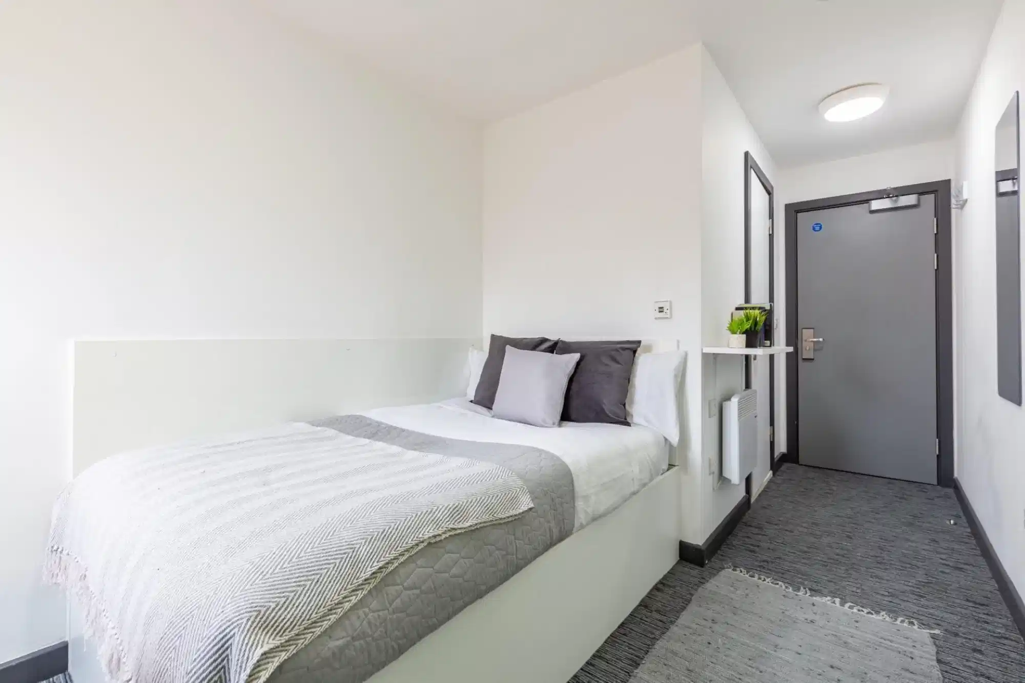 Amenities?w=400&h=260&fit=crop&q=40&auto=format&trim=auto