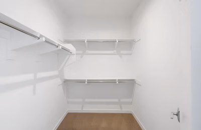 Amenities?w=400&h=260&fit=crop&q=40&auto=format&trim=auto