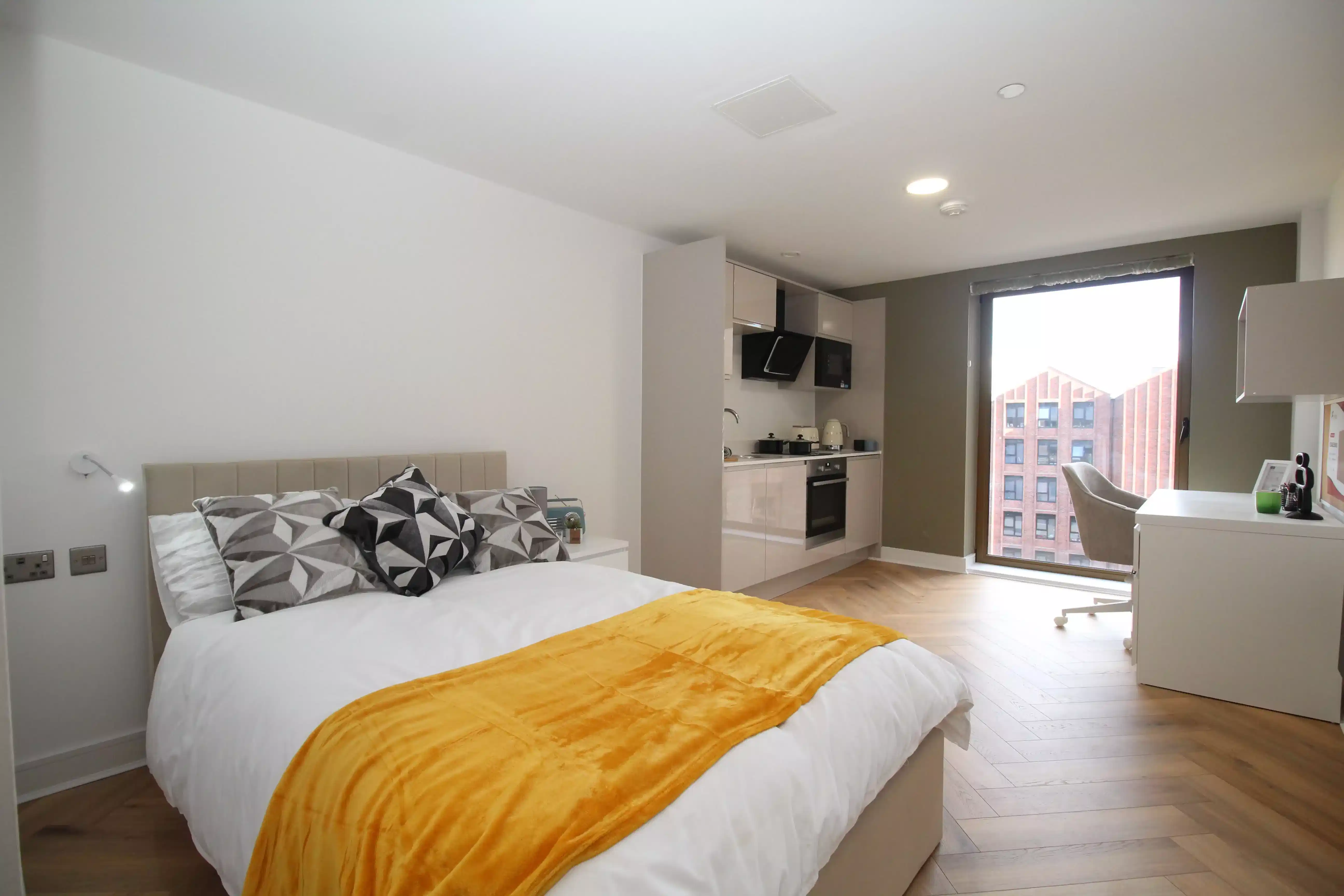 Amenities?w=400&h=260&fit=crop&q=40&auto=format&trim=auto