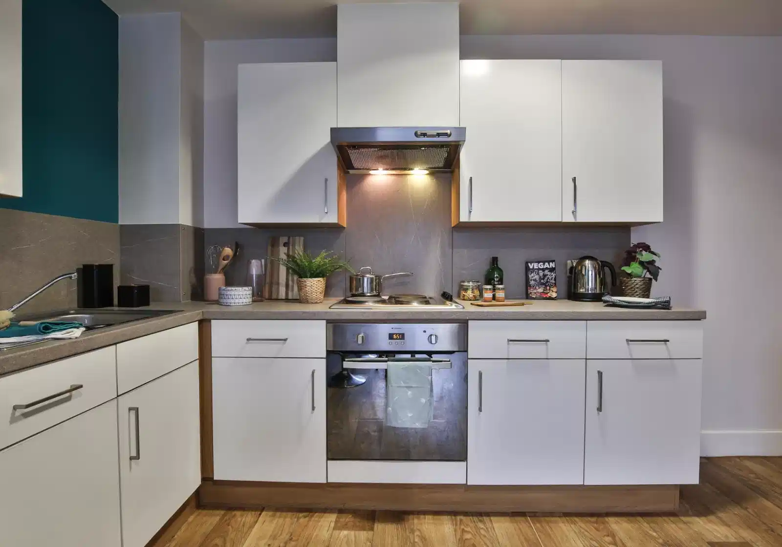 Common Area?w=400&h=260&fit=crop&q=40&auto=format&trim=auto