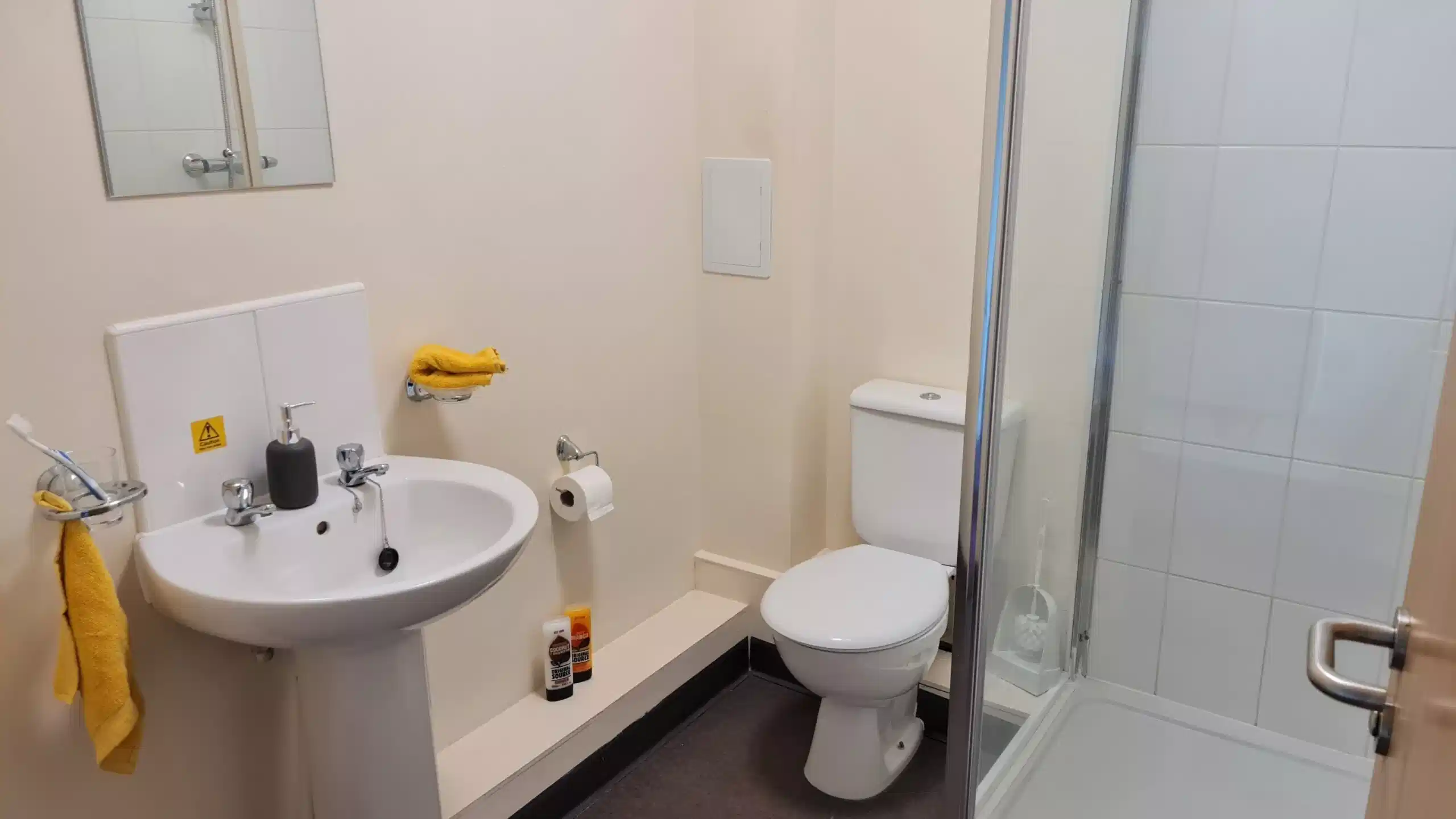 St George's Tower, Leicester - Leicester, England, United Kingdom - Deluxe Student Studio Apartments - Bathroom