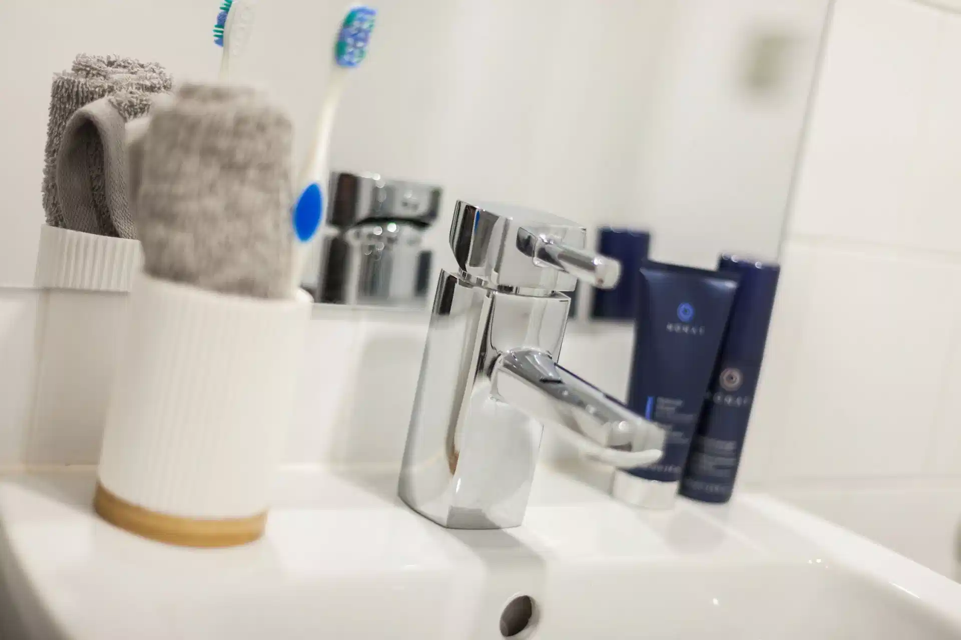 Amenities?w=400&h=260&fit=crop&q=40&auto=format&trim=auto