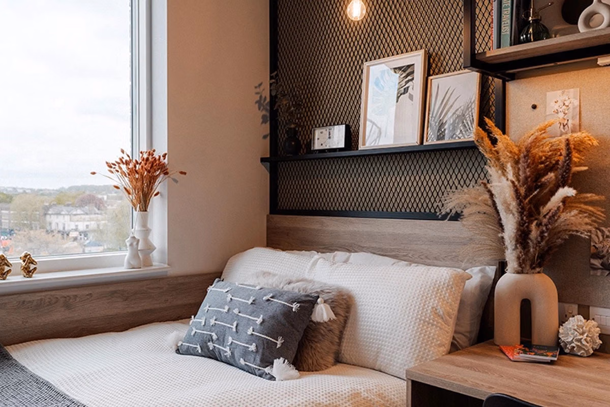 Amenities?w=400&h=260&fit=crop&q=40&auto=format&trim=auto