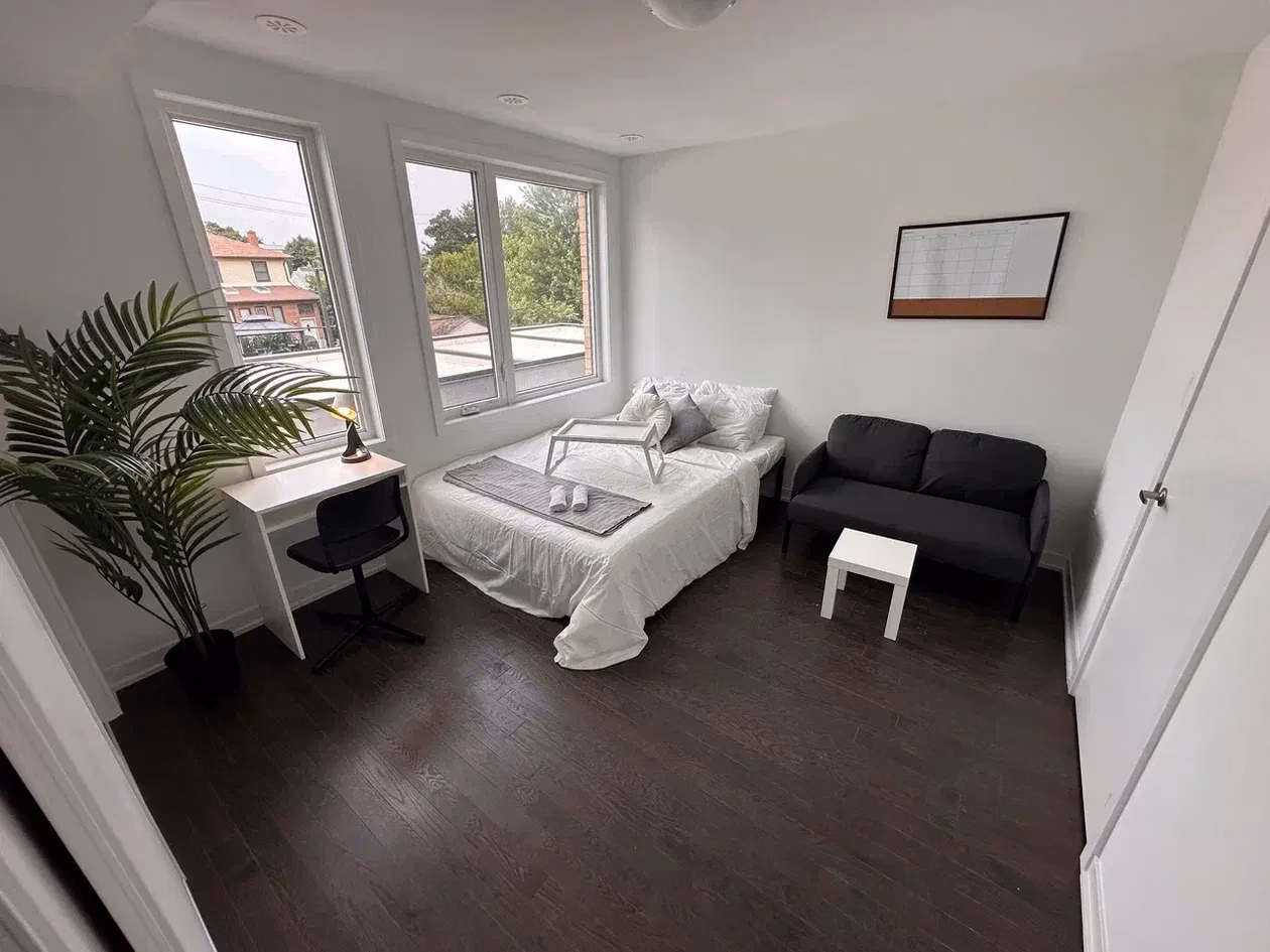 H4U 80 Green Gardens Blvd, Toronto - Toronto, Ontario, Canada - Deluxe Bedroom 3 - Bedroom