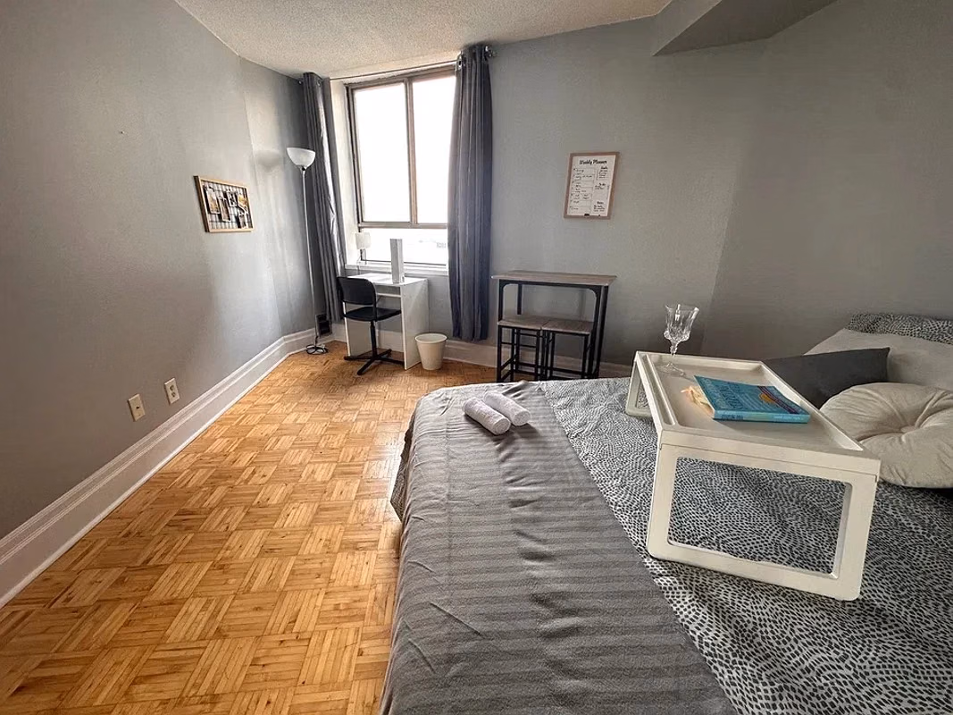 Flex Room 1 - Bedroom?w=400&h=260&fit=crop&q=40&auto=format&trim=auto