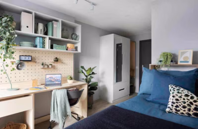 Amenities?w=400&h=260&fit=crop&q=40&auto=format&trim=auto