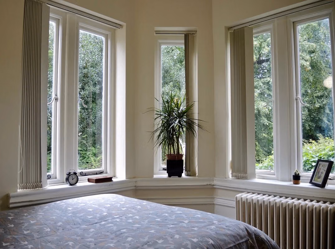 Amenities?w=400&h=260&fit=crop&q=40&auto=format&trim=auto