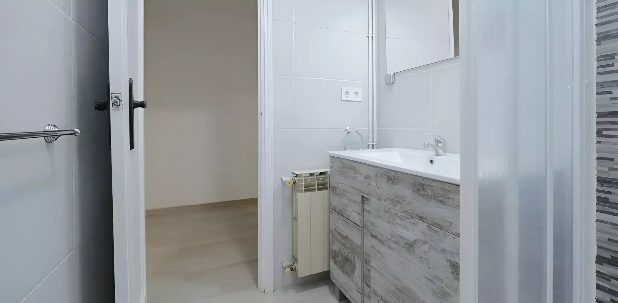 Kitchen?w=400&h=260&fit=crop&q=40&auto=format&trim=auto