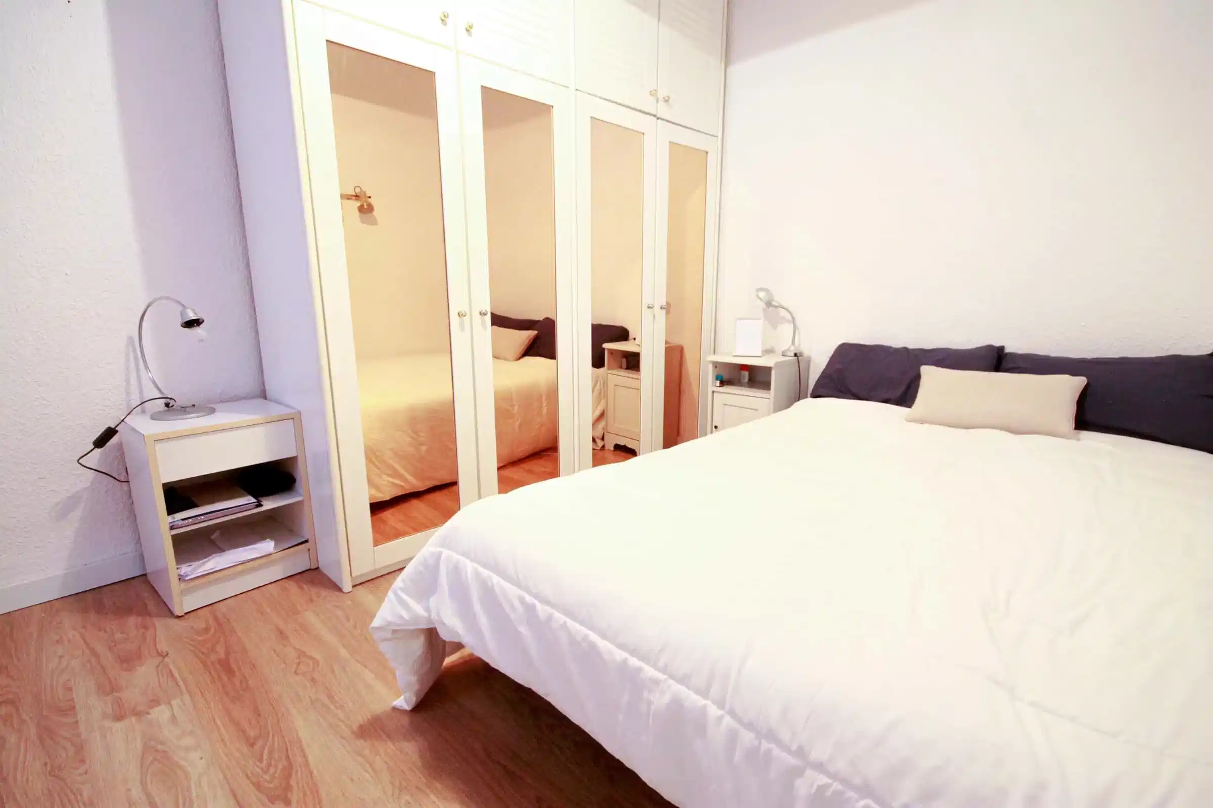 Amenities?w=400&h=260&fit=crop&q=40&auto=format&trim=auto