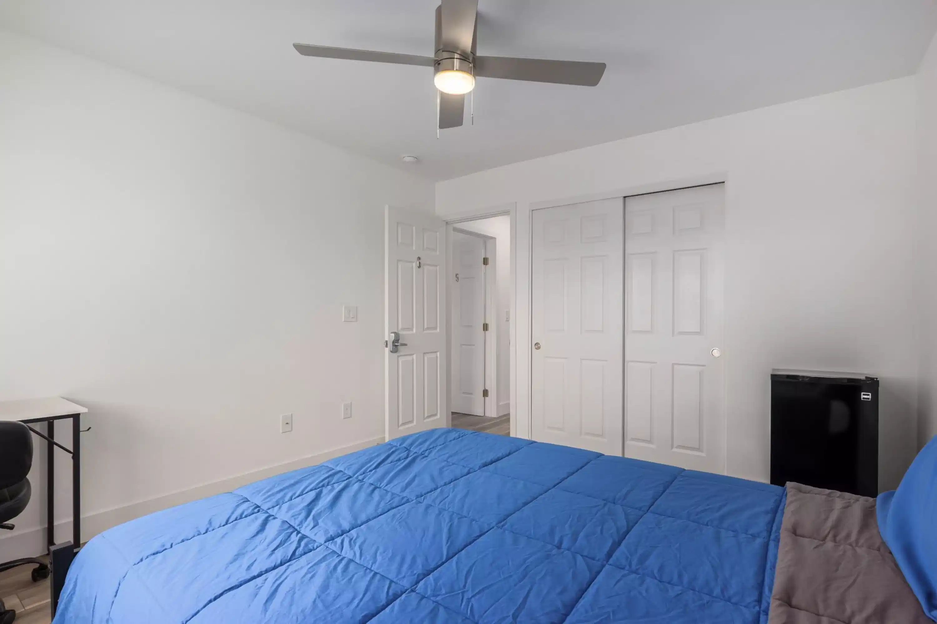 #23119 : Room in 6 Bed 3 Bath - Amenities?w=400&h=260&fit=crop&q=40&auto=format&trim=auto