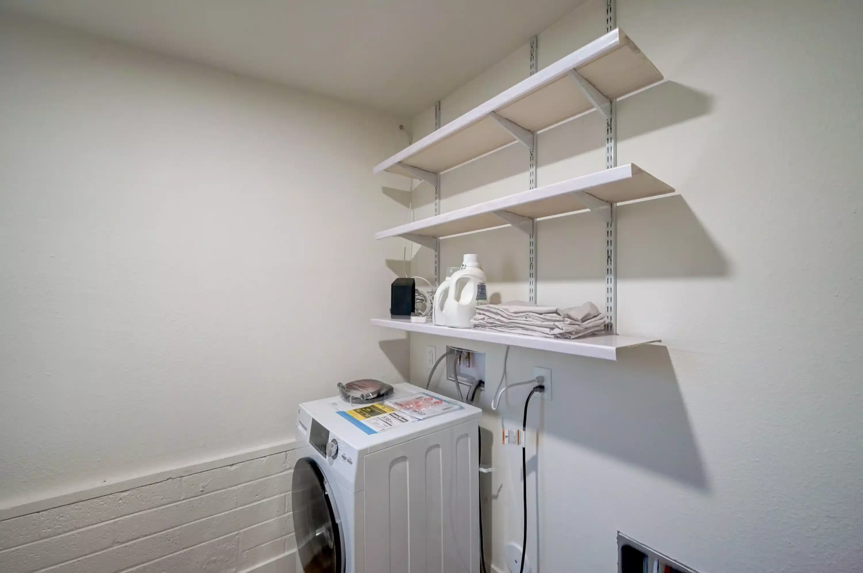 PDP 85281, Tempe - Tempe, Arizona, United States - #28855 : Room in 7 Bed 3 Bath - Amenities