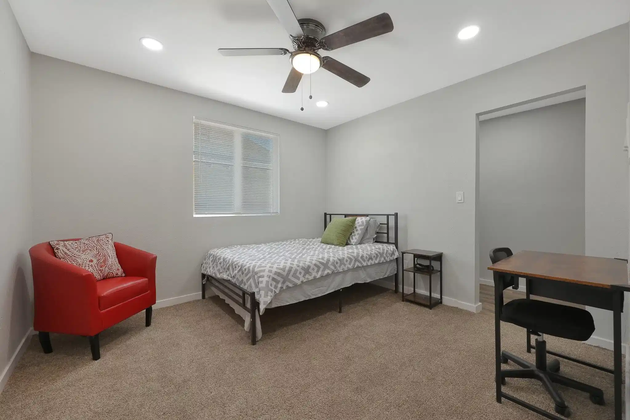 PDP 85051, Phoenix - Phoenix, Arizona, United States - #30719 : Room in 8 Bed 3 Bath - Bedroom