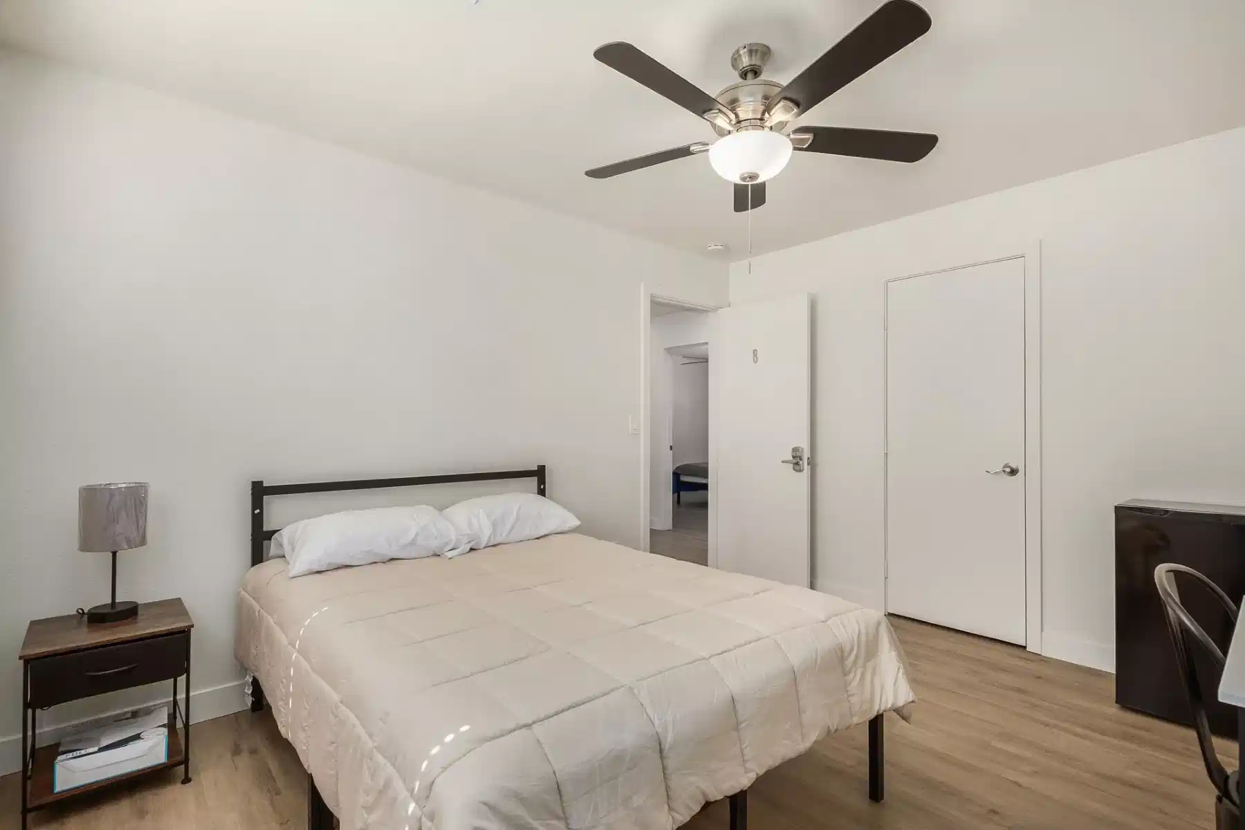 #12792 : Room in 8 Bed 3 Bath - Bathroom?w=400&h=260&fit=crop&q=40&auto=format&trim=auto