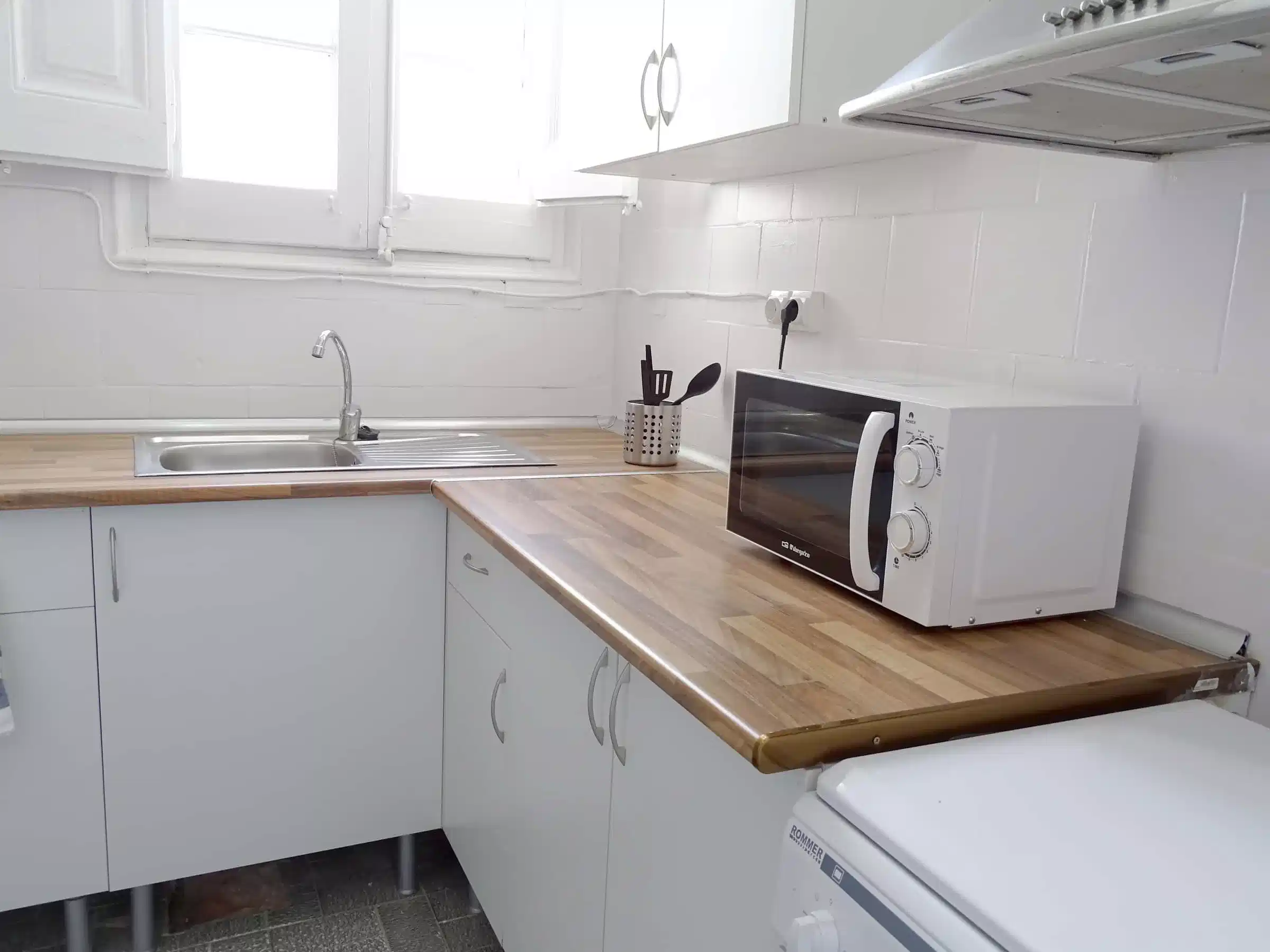#173073: 2 Bed 1 Bath (Carrer De Verdi) - Amenities?w=400&h=260&fit=crop&q=40&auto=format&trim=auto