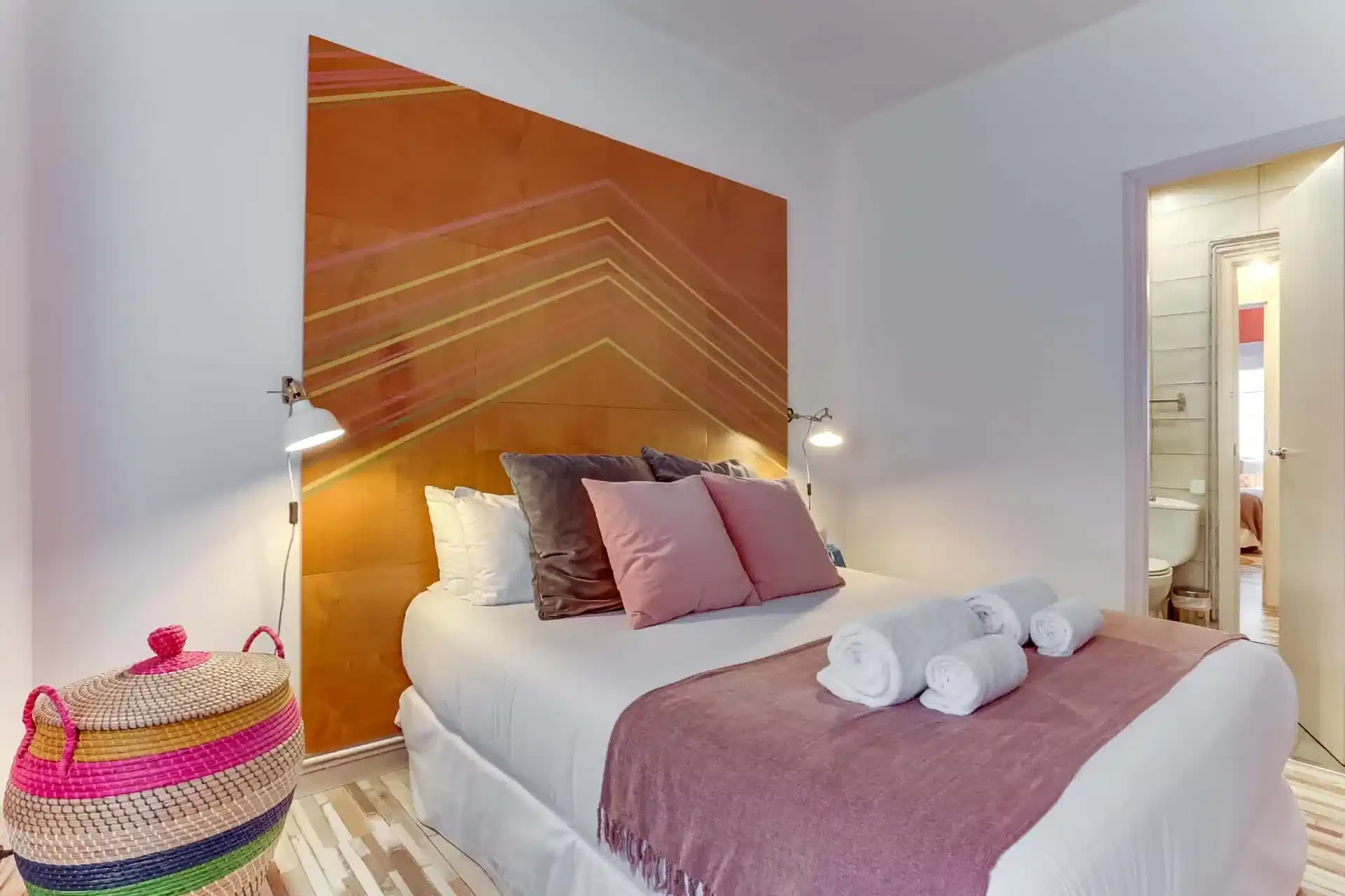 Amenities?w=400&h=260&fit=crop&q=40&auto=format&trim=auto